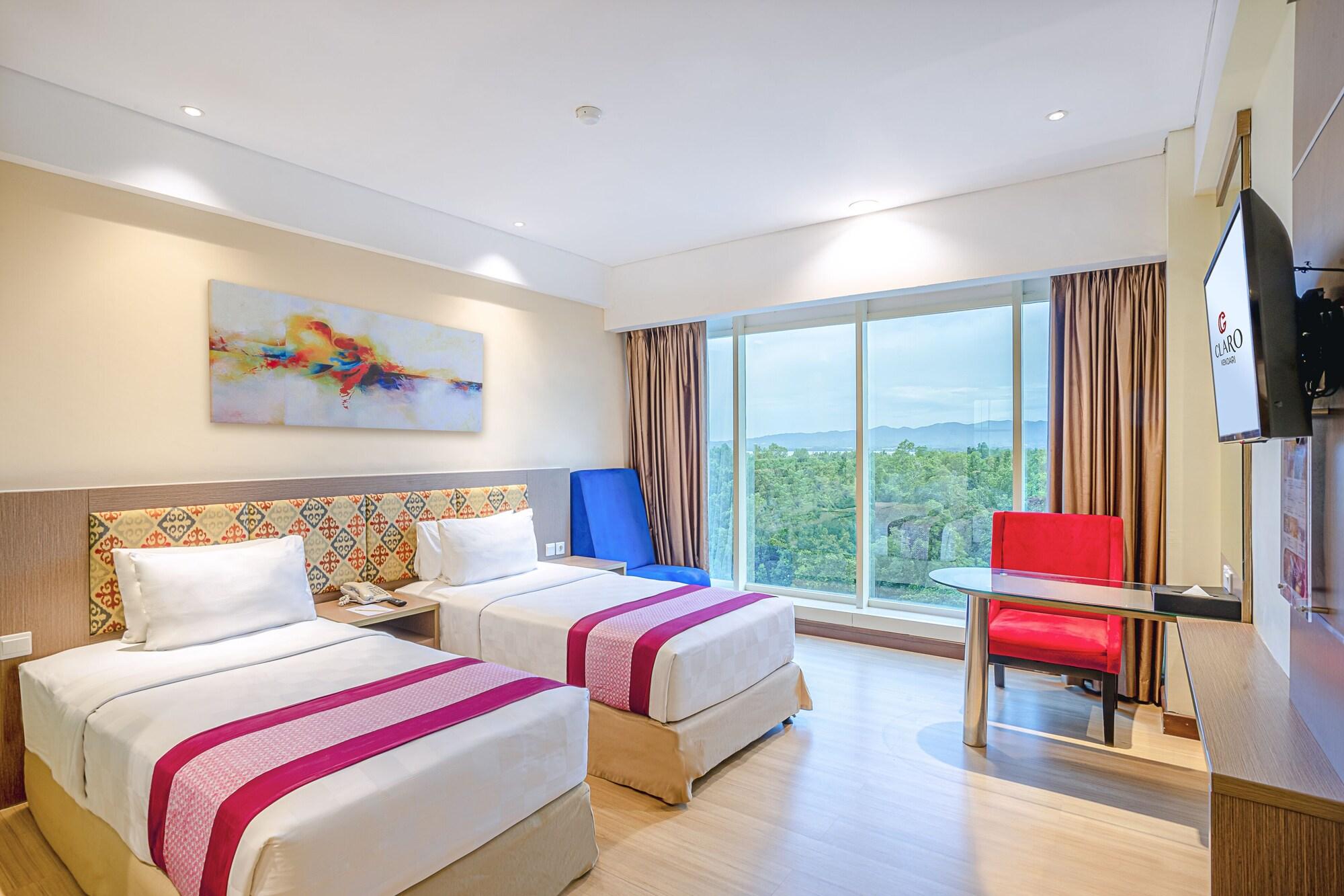 Claro Hotel Kendari Exteriör bild