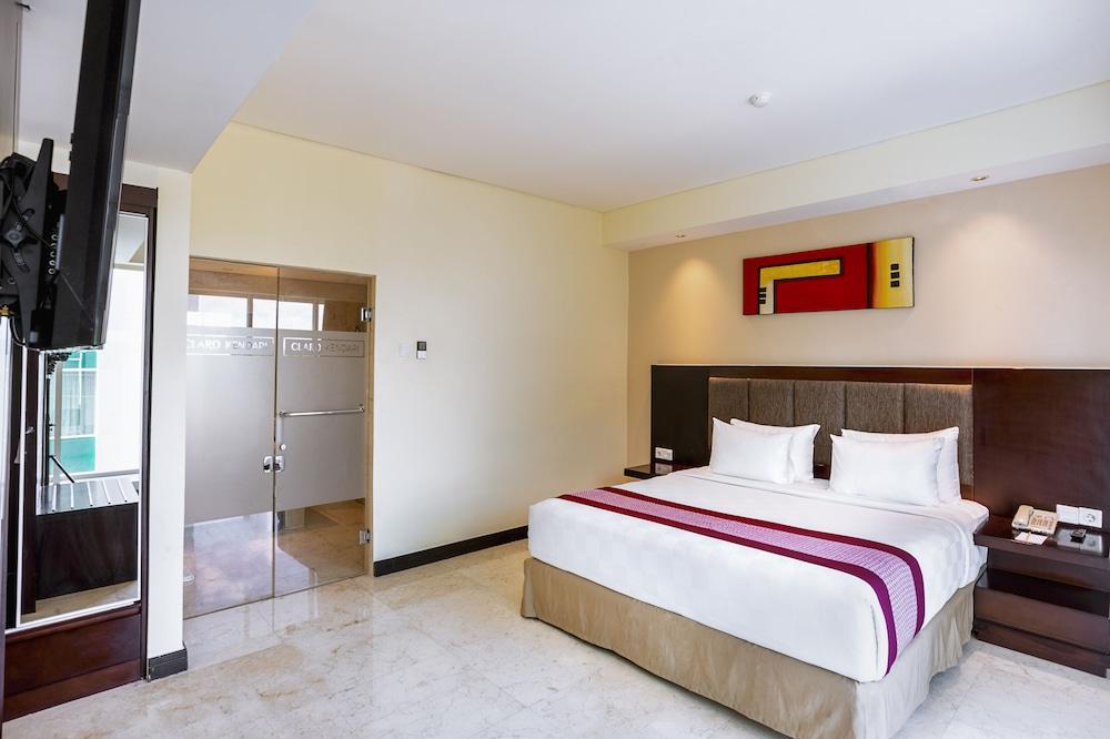 Claro Hotel Kendari Exteriör bild