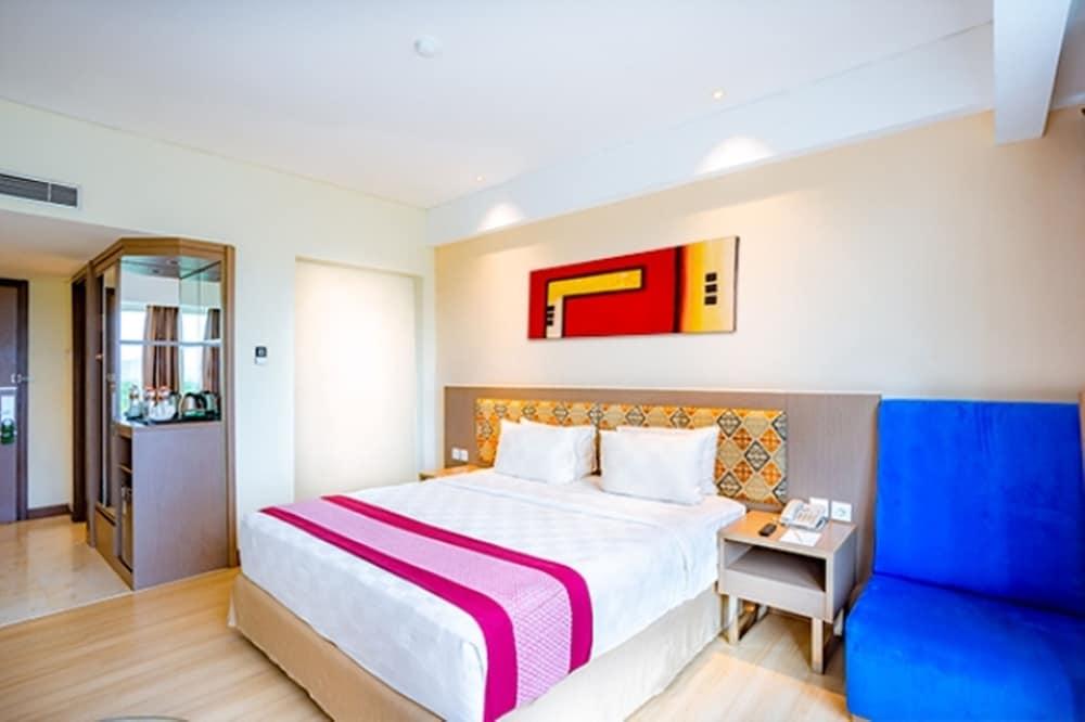 Claro Hotel Kendari Exteriör bild