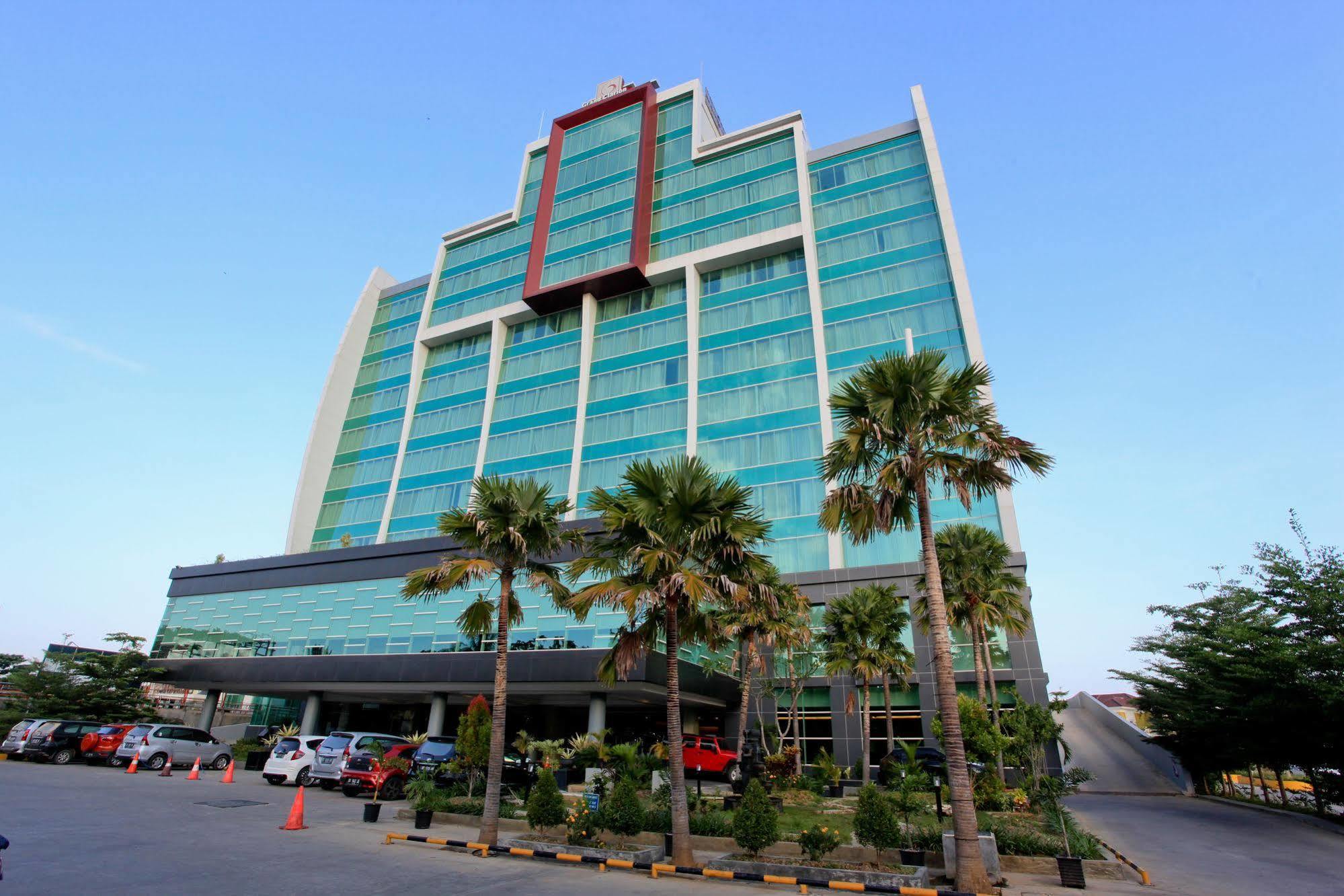 Claro Hotel Kendari Exteriör bild